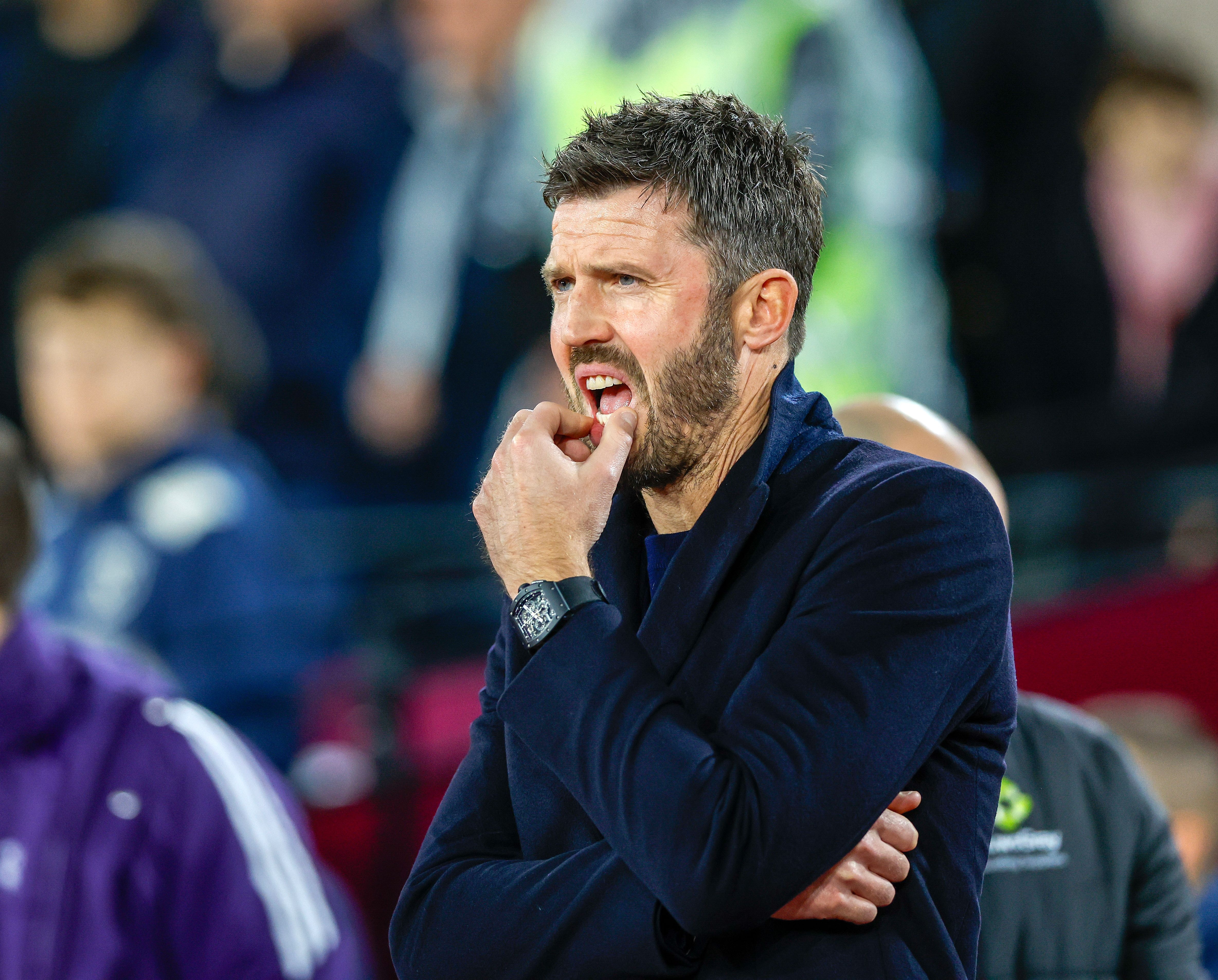 救火9场7胜2平&amp;队史开局第三！曼联该不该让这样的卡里克转正？